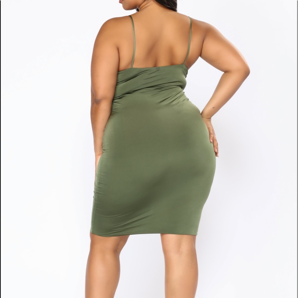 CUTE FASHION NOVA DRESS - Picture 4 of 5
